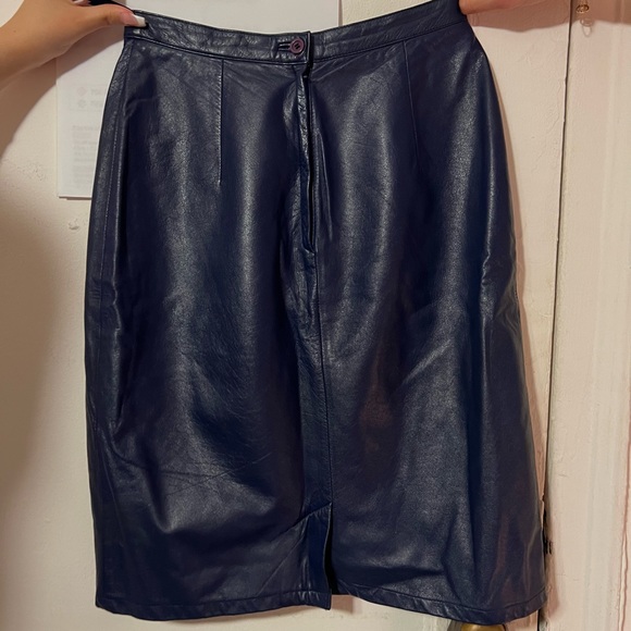 Vintage blue leather skirt, size 38 - Picture 3 of 3